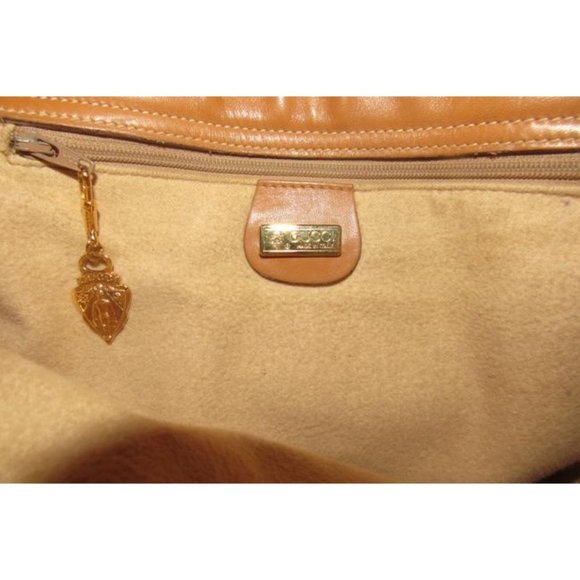 Gucci Vintage Bucket Style Ivory Coated Canvas With Camel Trim - Picture 2 of 11